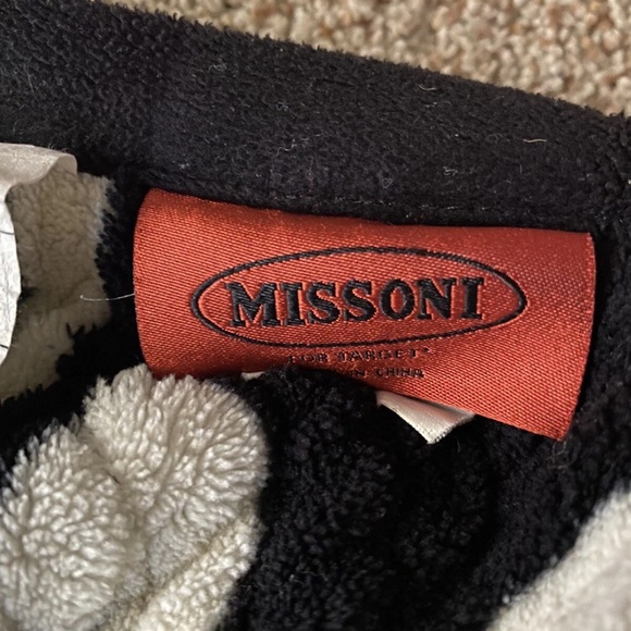 Missoni for Target bedding Chevron Patterned Blanket - Picture 4 of 4